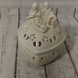 Nativit Heart shaped white ceramic trinket jewlery box